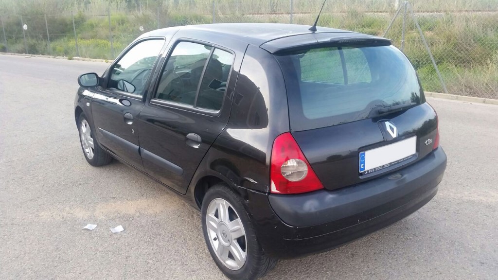 Renault_Clio_Planacars